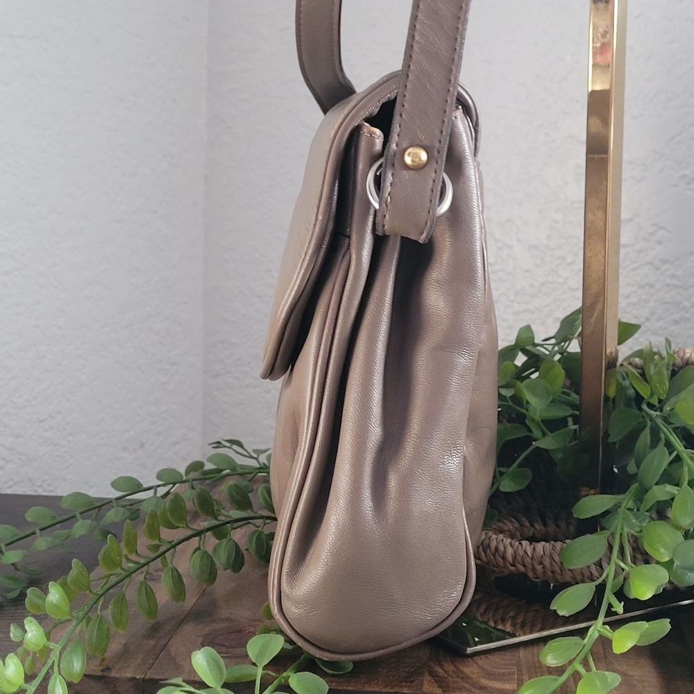 Etienne Aigner elegant taupe crossbody bag - Picture 4 of 11